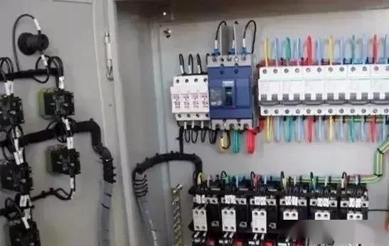 機(jī)房配電柜與配電箱安裝禁忌及配電開關(guān)控制設(shè)備研發(fā)要點(diǎn)